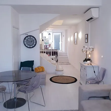 Апартаменты Hyper Centre Maison De 100m2 ; Terrasse 20 M2