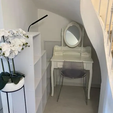 Hyper Centre Maison De 100m2 ; Terrasse 20 M2 Appartement *