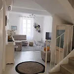Appartement Hyper Centre Maison De 100m2 ; Terrasse 20 M2 *