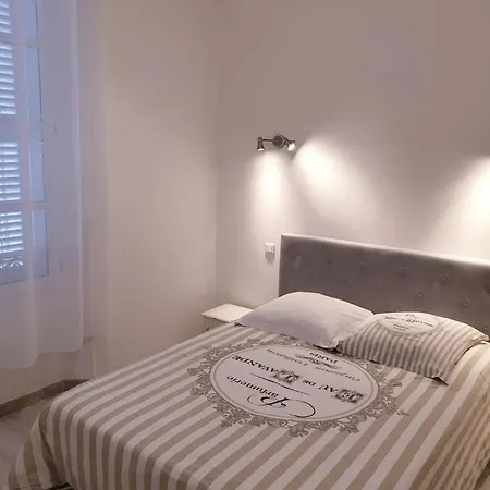 Apartament Hyper Centre Maison De 100m2 ; Terrasse 20 M2 *