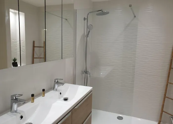 Hyper Centre Maison De 100m2 ; Terrasse 20 M2