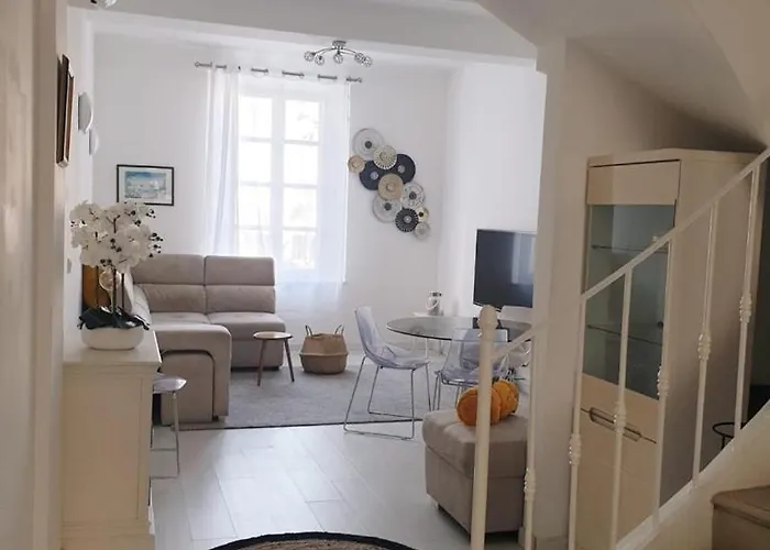 Apartament Hyper Centre Maison De 100m2 ; Terrasse 20 M2 *